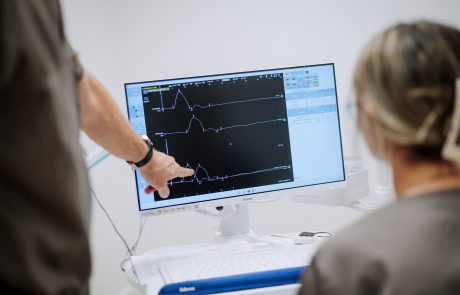 Patienten-Untersuchung und Besprechung der Ergebnisse, Neurologische Praxis Dr. Hartmut Bauer, Euskirchen Patienten-Untersuchung und Besprechung der Ergebnisse, Neurologische Praxis Dr. Hartmut Bauer, Euskirchen