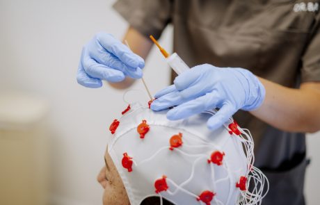Patienten-Untersuchung am Gehirn, Neurologische Praxis Dr. Hartmut Bauer, Euskirchen Patienten-Untersuchung am Gehirn, Neurologische Praxis Dr. Hartmut Bauer, Euskirchen